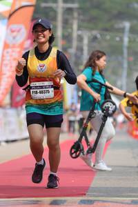 BIB: 40375
                            <button type="button" onclick="openModal(8222246)" class="btn btn-primary btn-sm float-right btn-popup" data-toggle="modal" data-target=".modal-high-quality">
                        <i class="fas fa-shopping-cart"></i> Add to Cart
                    </button>
                                            <button type="button" onclick="isThisMe(8222246, true)" class="btn btn-success btn-sm float-right btn-popup btn-isme hidden" data-toggle="tooltip" data-placement="bottom" title="นี่คือรูปของคุณใช่ไหม คลิกที่นี่เพื่อเอาเข้าอัลบั้ม">
                        <i class="fas fa-plus"></i> Add to album
                    </button>
                    <button type="button" onclick="isThisMe(8222246, false)" class="btn btn-warning btn-sm float-right btn-popup btn-isnotme hidden">
                        <i class="fas fa-ban"></i> Remove from album
                    </button>